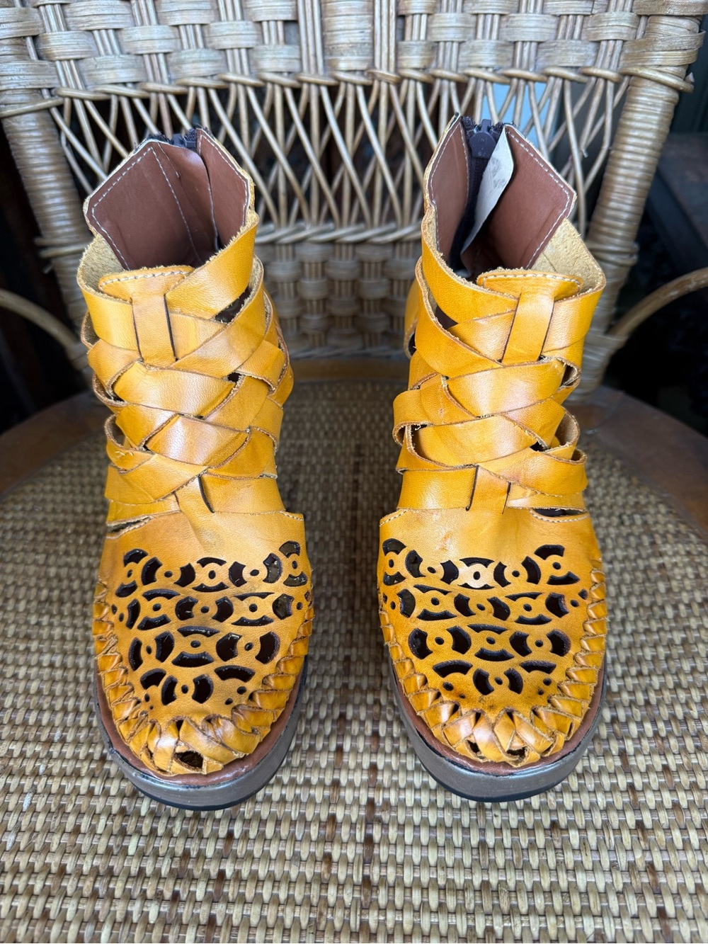D’ Antonio Artesanal  Leather Cutout Ankle Boots Yellow Mexico Women’s 8